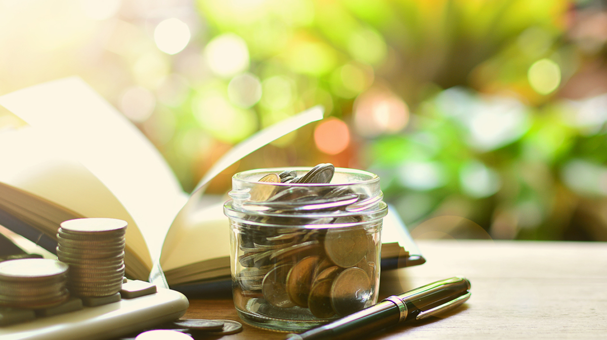 10 Clever Ways To Save Money Without Sacrificing Your Lifestyle