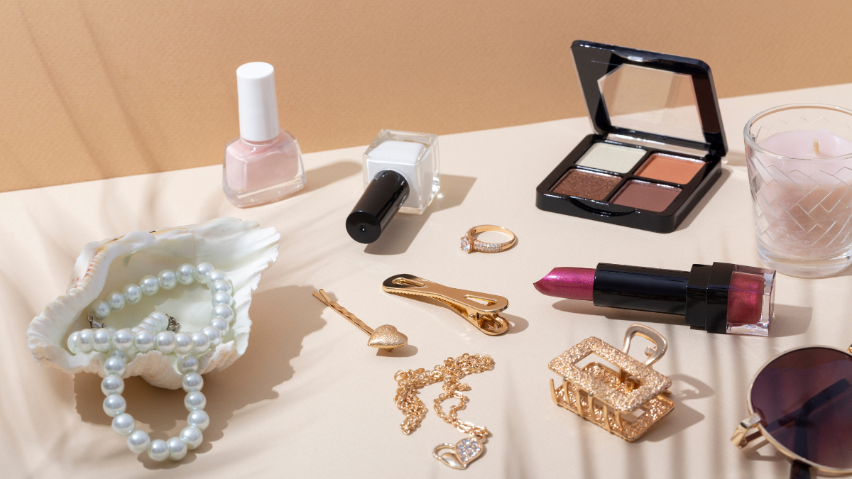 Absolute Guide to Jewelry, Beauty, and Fragrance of Class and Luxurious Taste