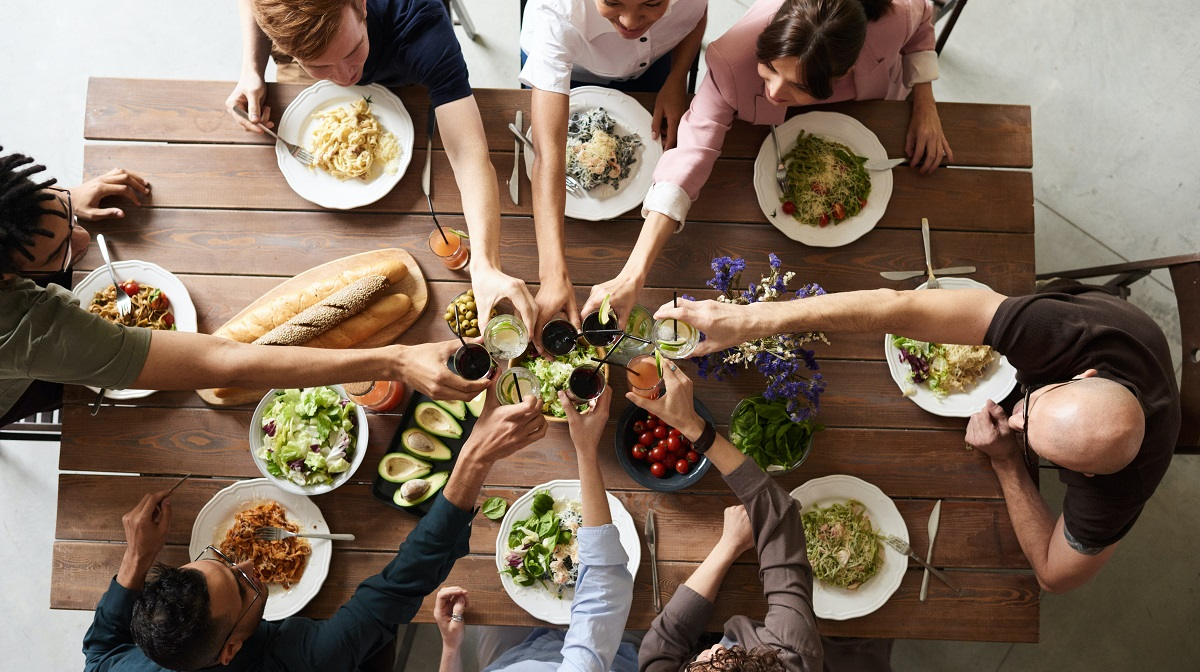 Why Should You Encourage Your Employees To Eat Together